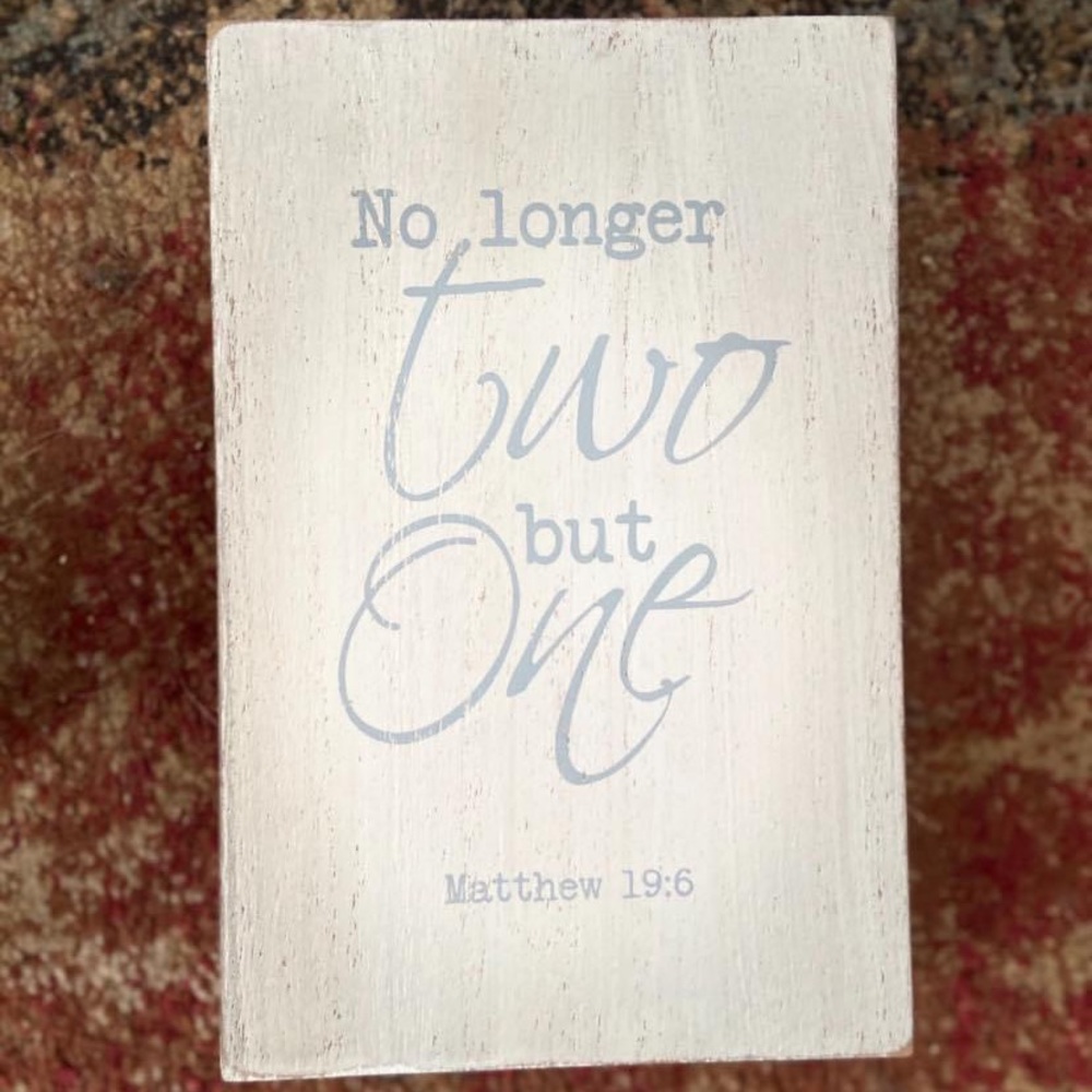 Wall decor! Very cute white rustic